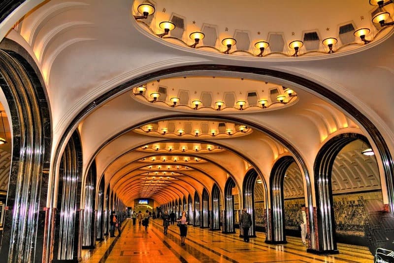 Ga tàu điện ngầm ở Moscow
