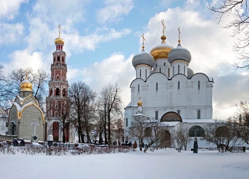 Tu viện Novodevichy Moscow