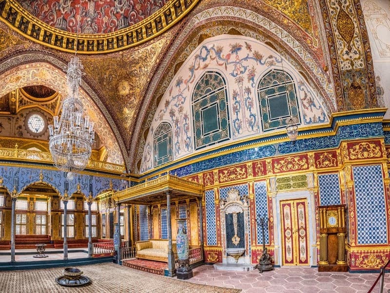 Bên trong cung điện Topkapi