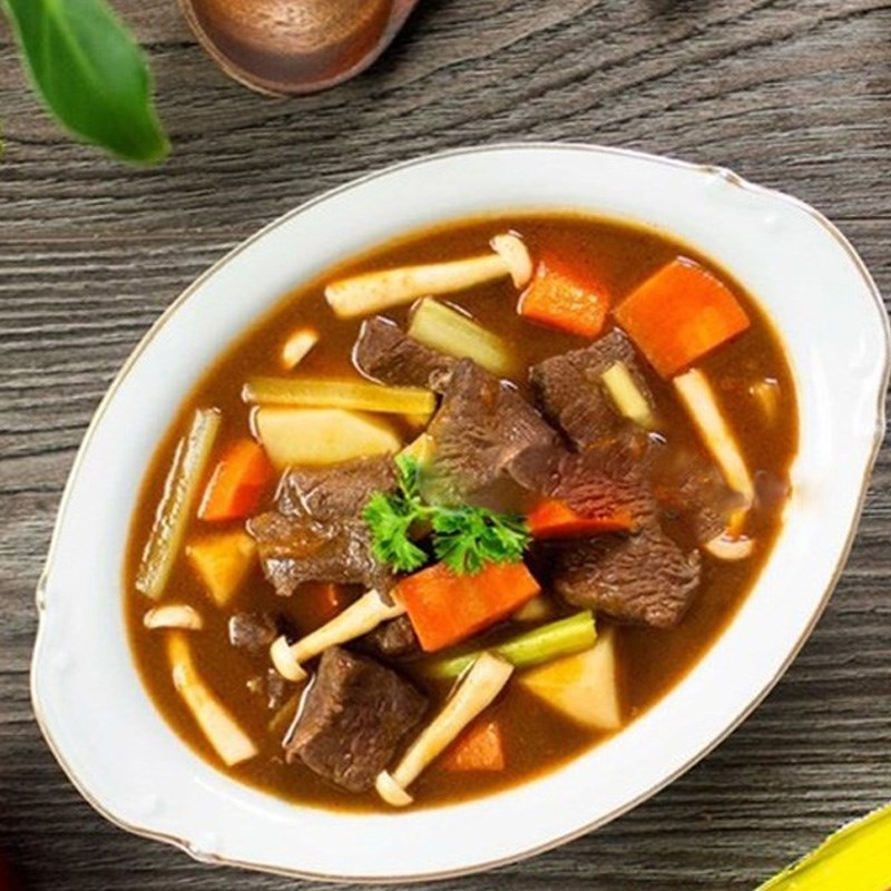 bò hầm rượu vang