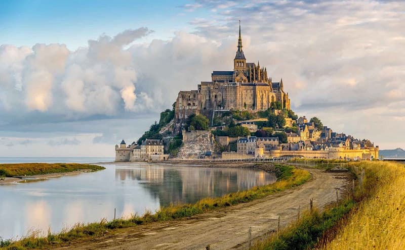 tu viện mont saint michel