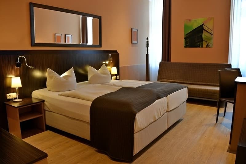 các khách sạn 3–4 sao có đầy đủ tiện nghi