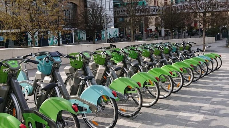 di chuyển đến khải hoàn môn paris
