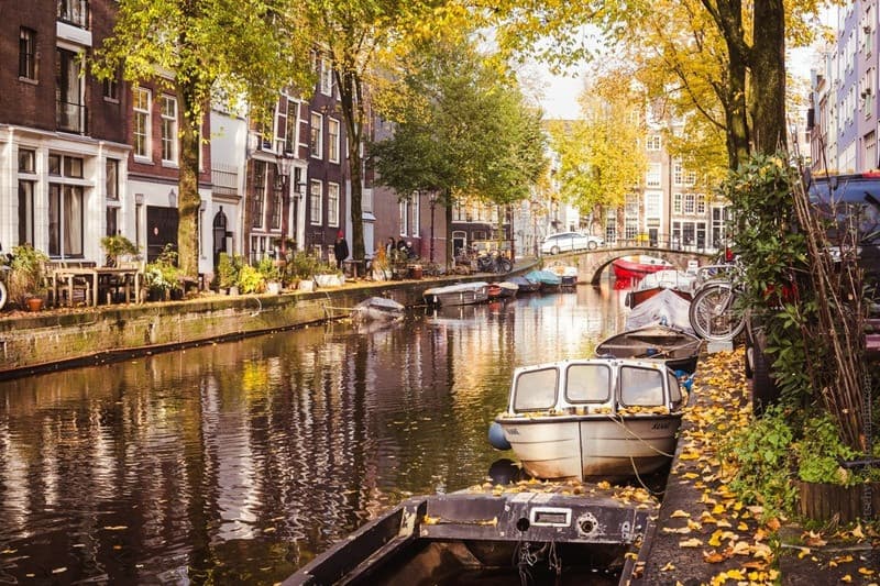 Amsterdam trầm mặc và lãng mạn