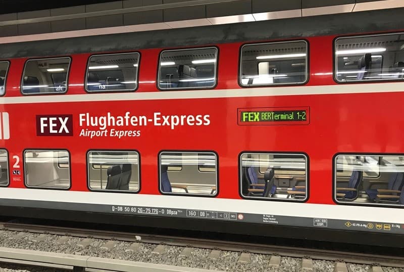 Di chuyển từ sân bay vào Berlin