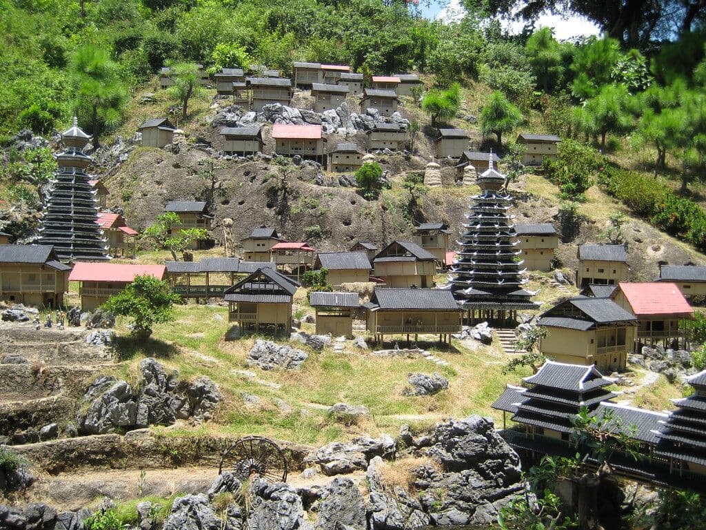 Trung Hoa Cẩm Tú
