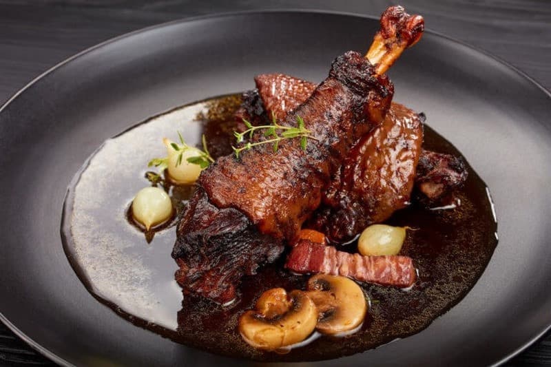 Coq au vin ẩm thực Pháp