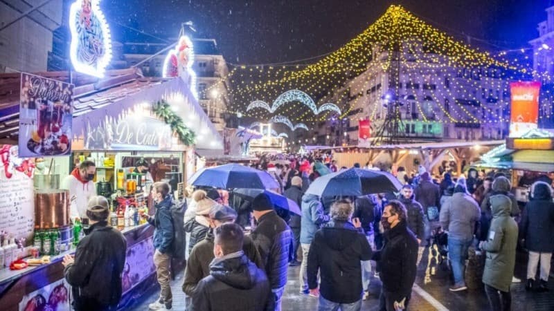 Dạo một vòng khu chợ Giáng sinh Grand Place