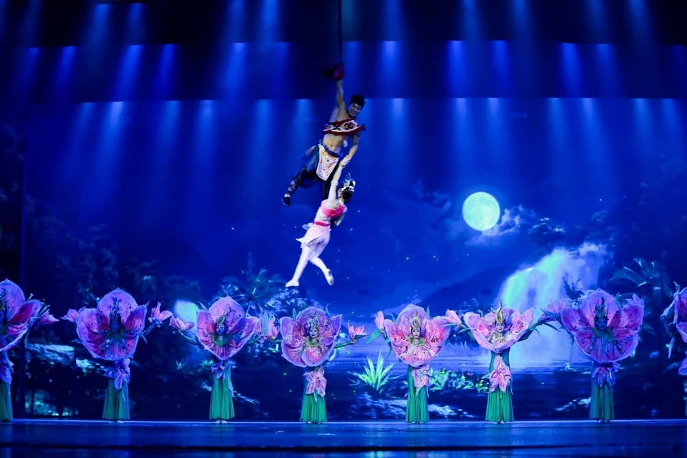 Thiên Cổ Tình Show