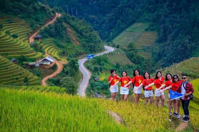 đất trời ngập sắc vàng
