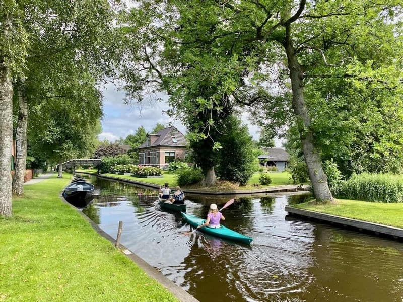 Làm gì khi du lịch Giethoorn Hà Lan