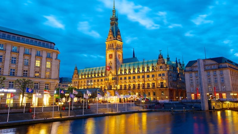 Tòa thị chính Hamburg (Rathaus)
