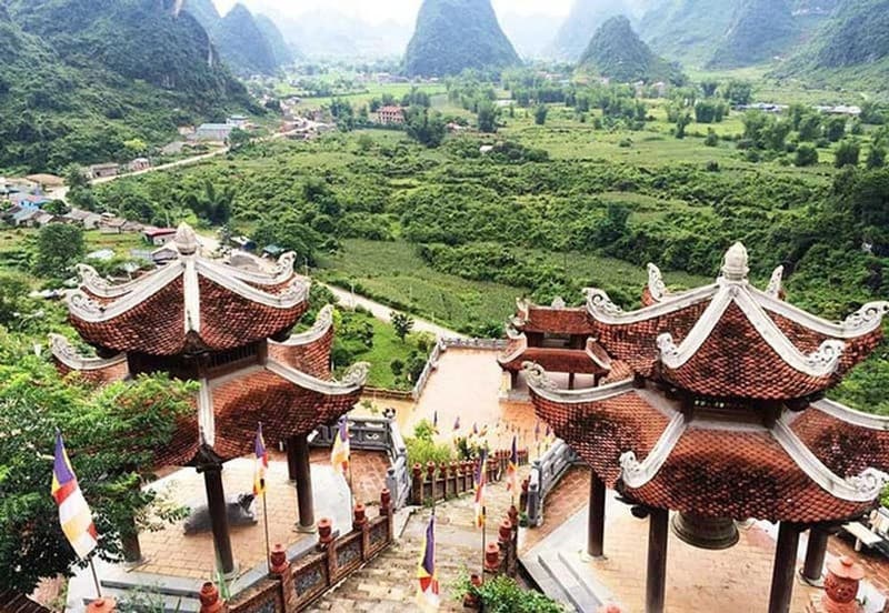 Thăm chùa Phật tích Trúc Lâm Bản Giốc