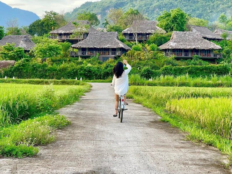 Đạp xe tại Bản Lác Mai Châu 