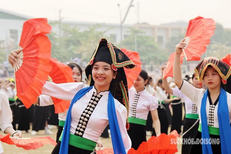 Hang Chiều Bản Lác Mai Châu 