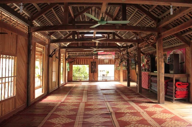 nhà sàn hùng mếch