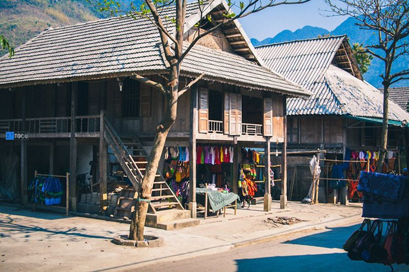 nhà sàn bản lác mai châu