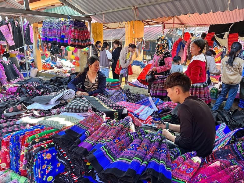 Chợ phiên pà cò mai châu