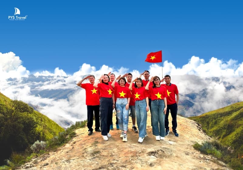tour tà xùa săn mây