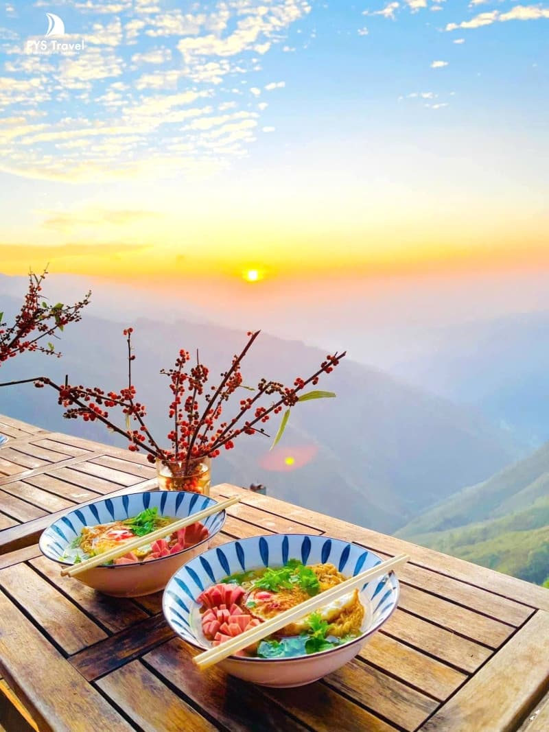 tour tà xùa săn mây