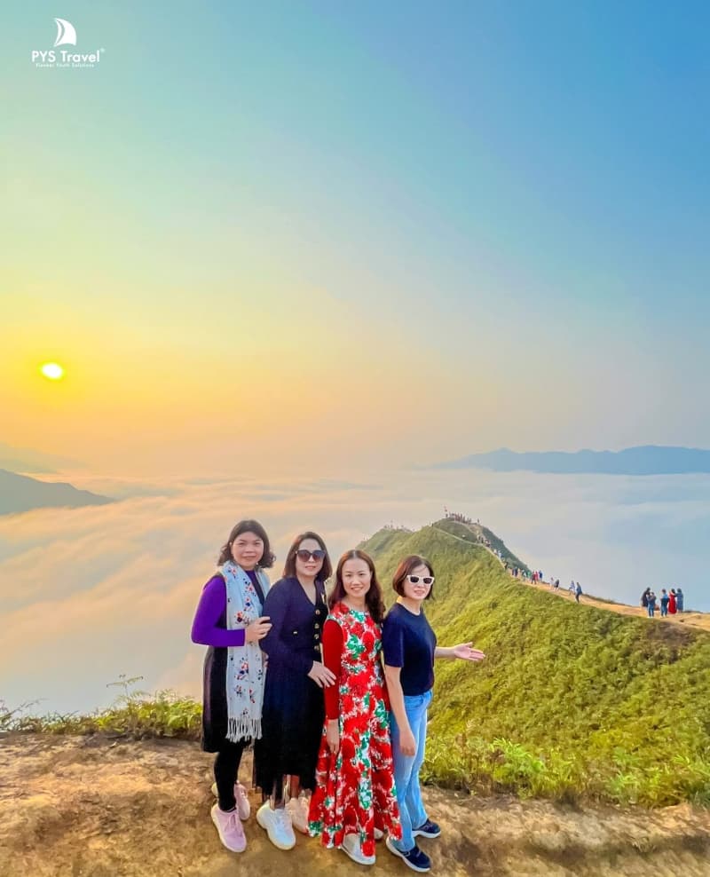 Sống lưng khủng long - Du lịch tà xùa