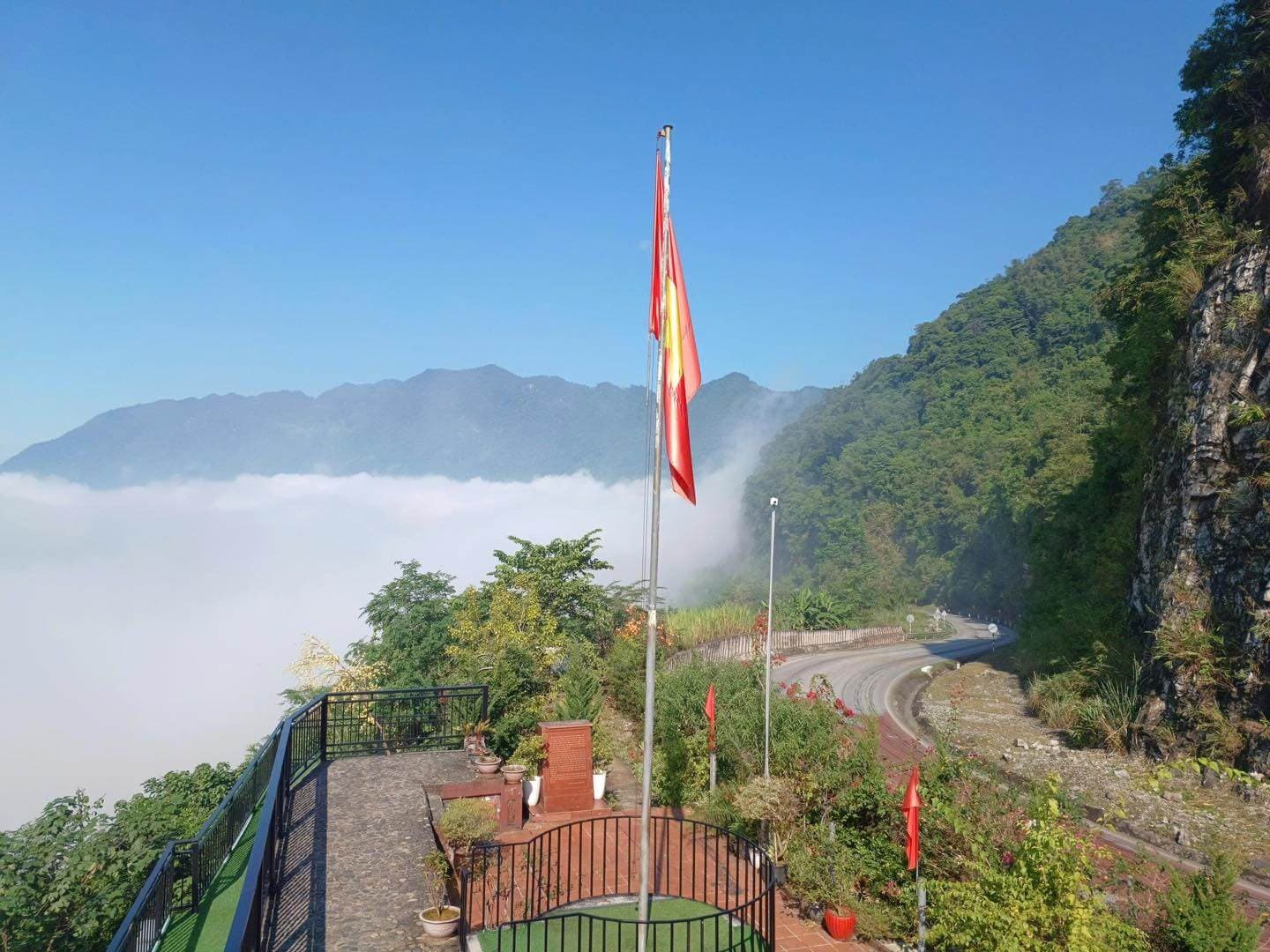 cột cờ mai châu