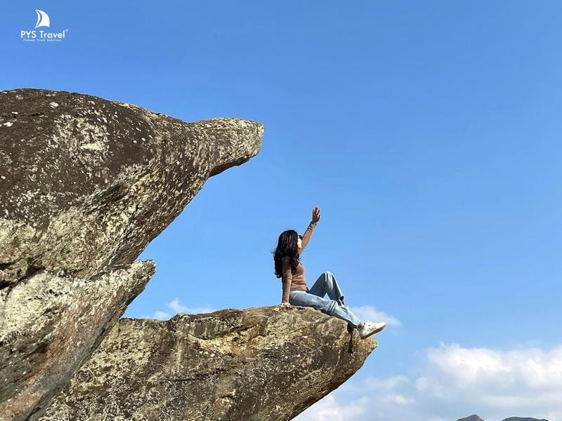 Mỏm cá heo ở Tà Xùa