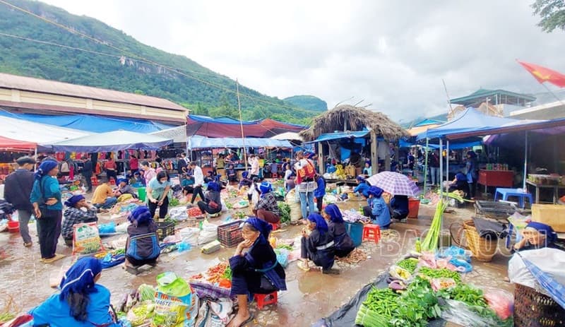 chợ phiên y tý