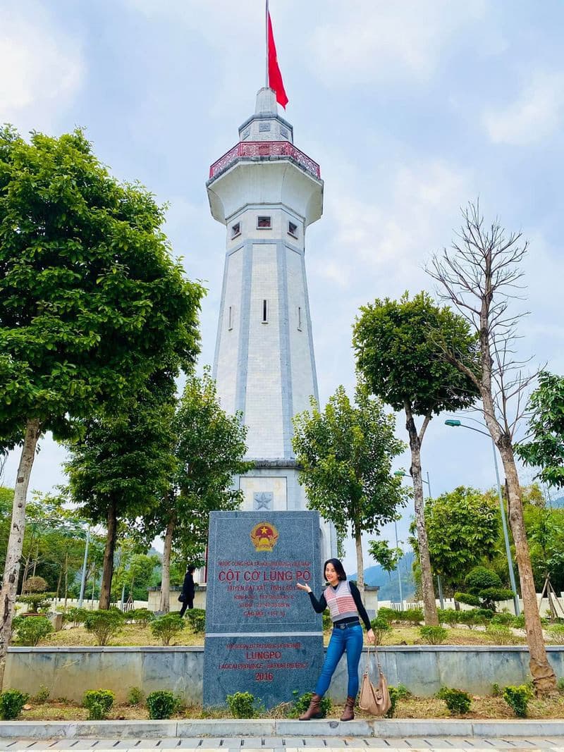 Cột cờ Lũng Pô Y Tý Lào Cai