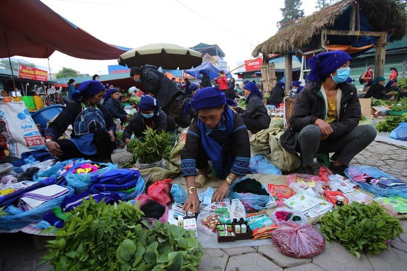 Chợ phiên Y Tý