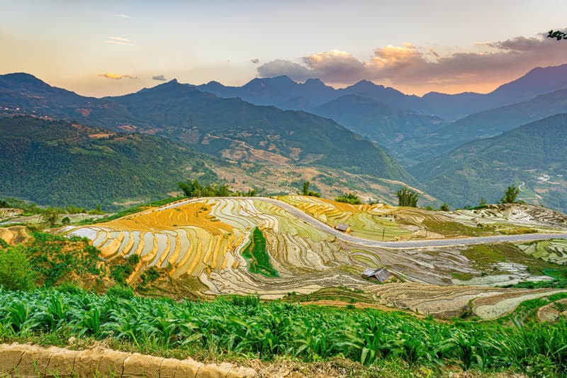 Mùa hè hay còn gọi là mùa nước đổ tại Y Tý