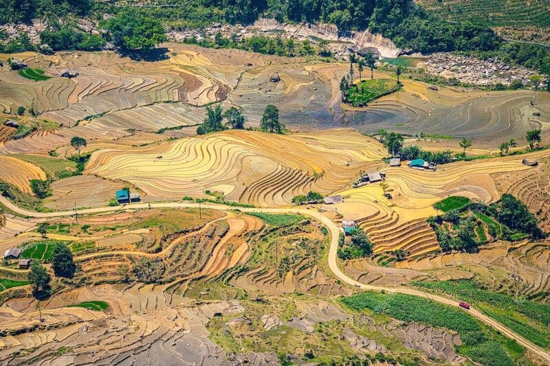 Mùa hè hay còn gọi là mùa nước đổ tại Y Tý