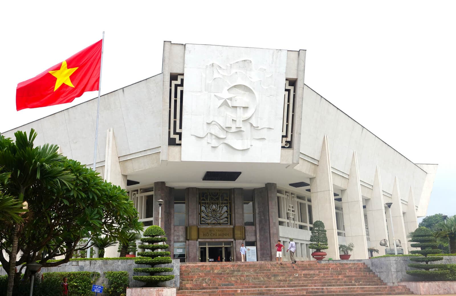 Ghé thăm Bảo tàng Hồ Chí Minh
