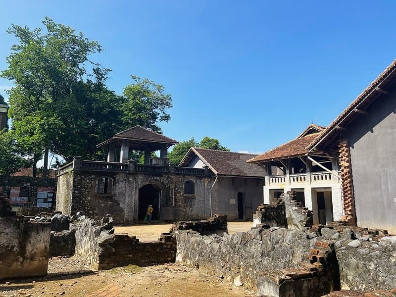 nhà tù sơn la