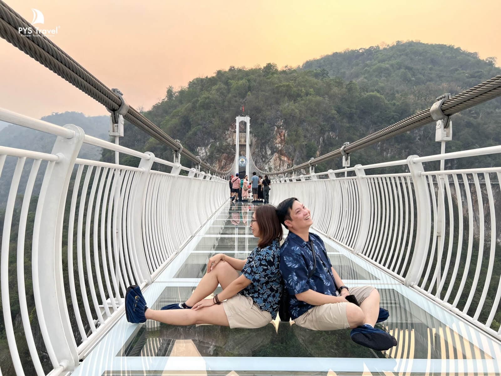 Cầu Kính Bạch Long