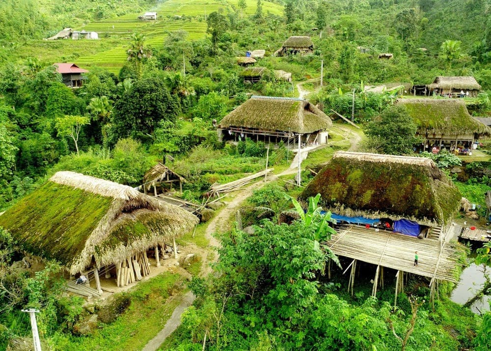 Làng dân tộc Nùng và Dao