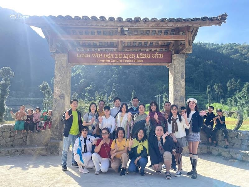 làng văn hóa du lịch lũng cẩm