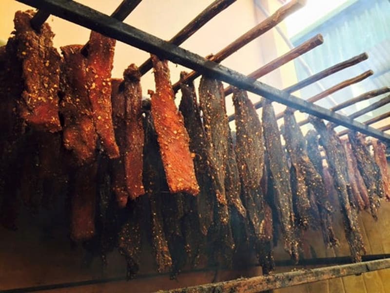 thịt trâu gác bếp