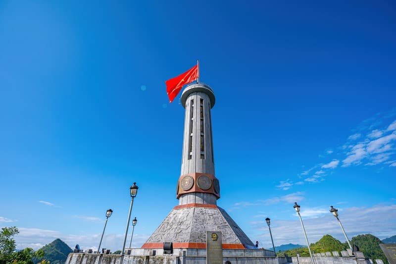 cột cờ lũng cú