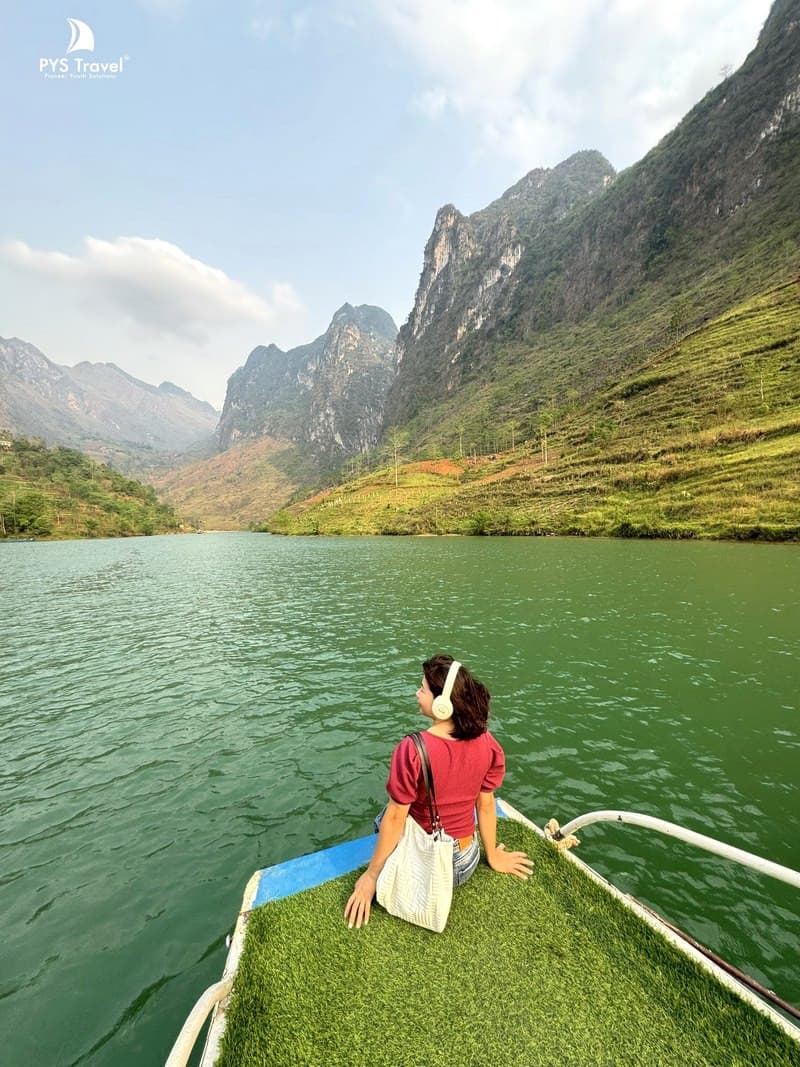 thuê thuyền sông nho quế