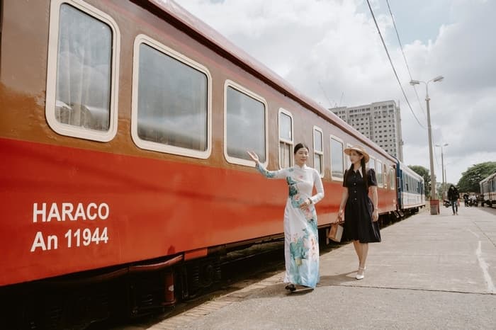 tàu sjourney 5 sao