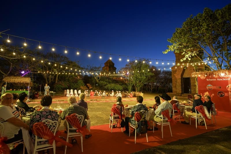 Tàu hoả 5 sao SJourney