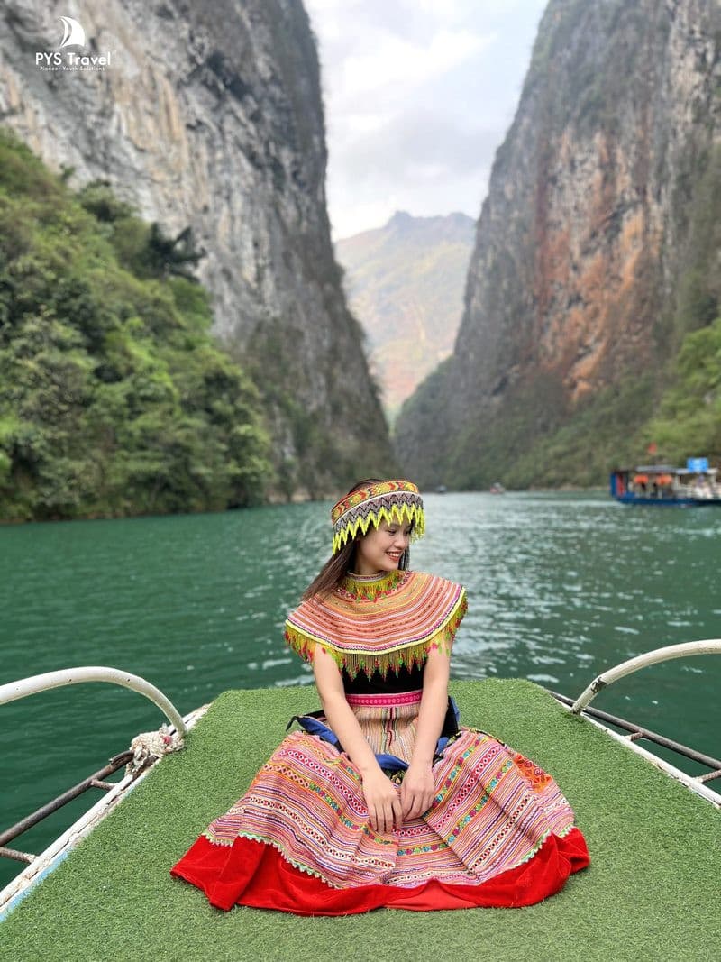 đặt trước vé thuyền sông nho quế