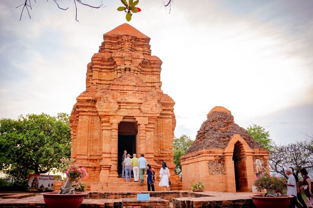 tour tàu hỏa 5 sao khám phá phan thiết