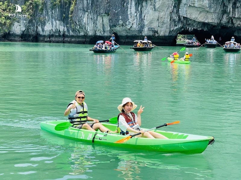 Trải nghiệm chèo thuyền kayak Hạ Long