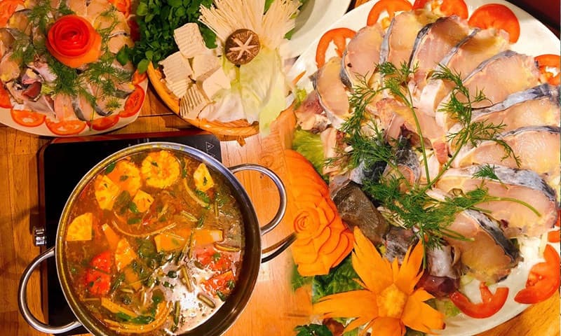 lẩu cá hồi
