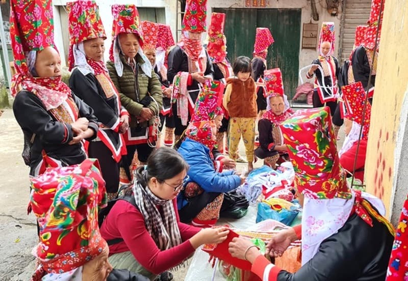 chợ phiên bình liêu