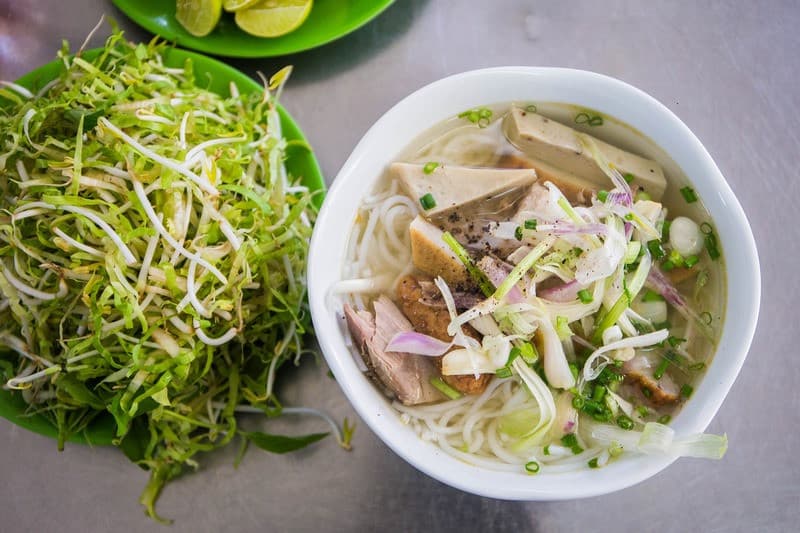 thời tiết nha trang tháng 10 ăn bún chả cá