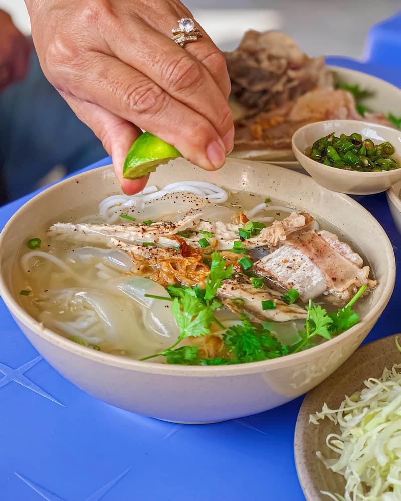 thời tiết nha trang tháng 10 ăn bún sứa