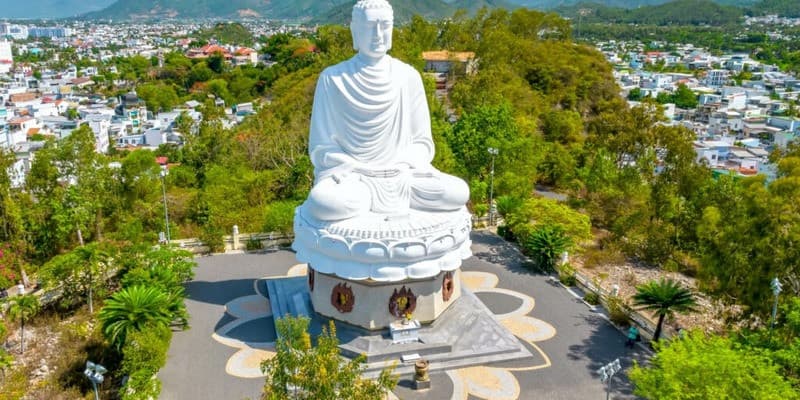 đi nha trang tháng 10 chùa long sơn